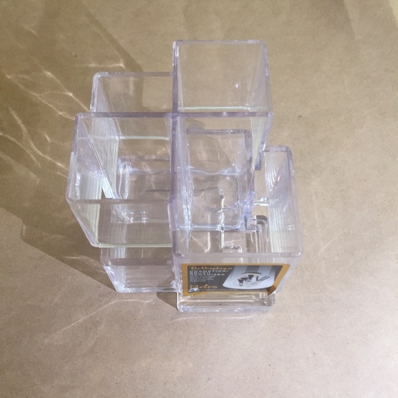 Clear Cosmetics makeup brushes holder organizer - Picture 8 of 10